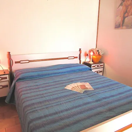 Apartment In 34098 *